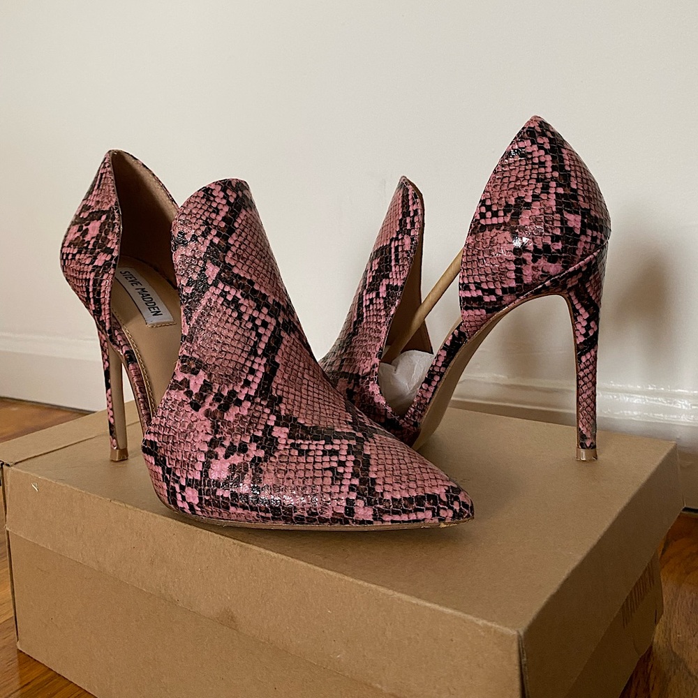 “Darlin” pink snakeskin Steve Madden heels (Worn once)